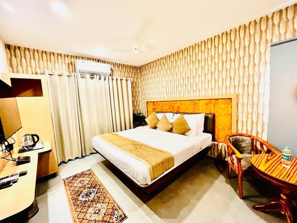 Hotel Lake View Airport Zone Haïdarabad Extérieur photo
