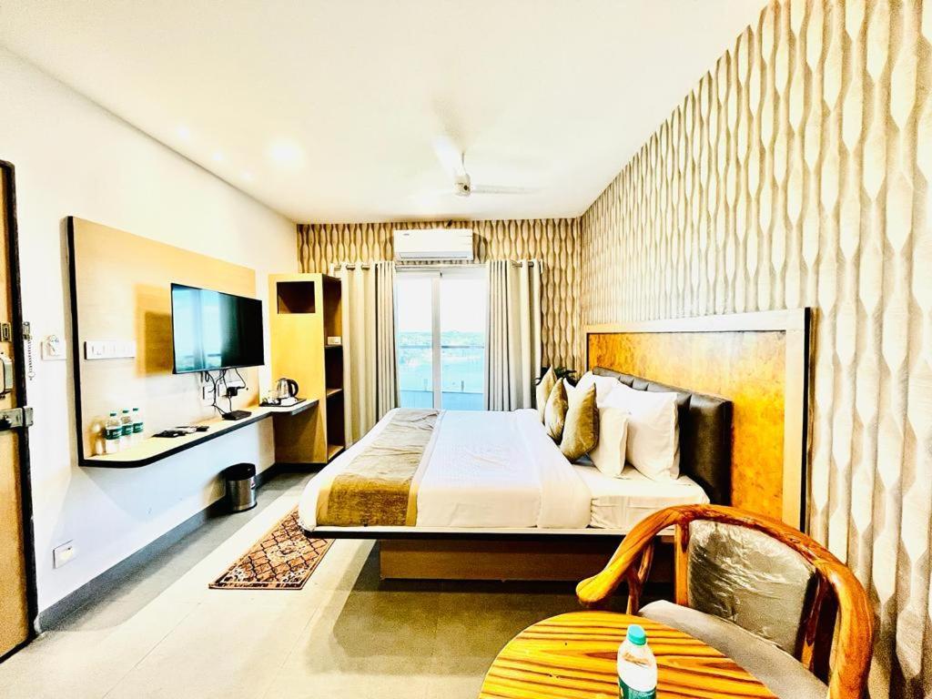 Hotel Lake View Airport Zone Haïdarabad Extérieur photo