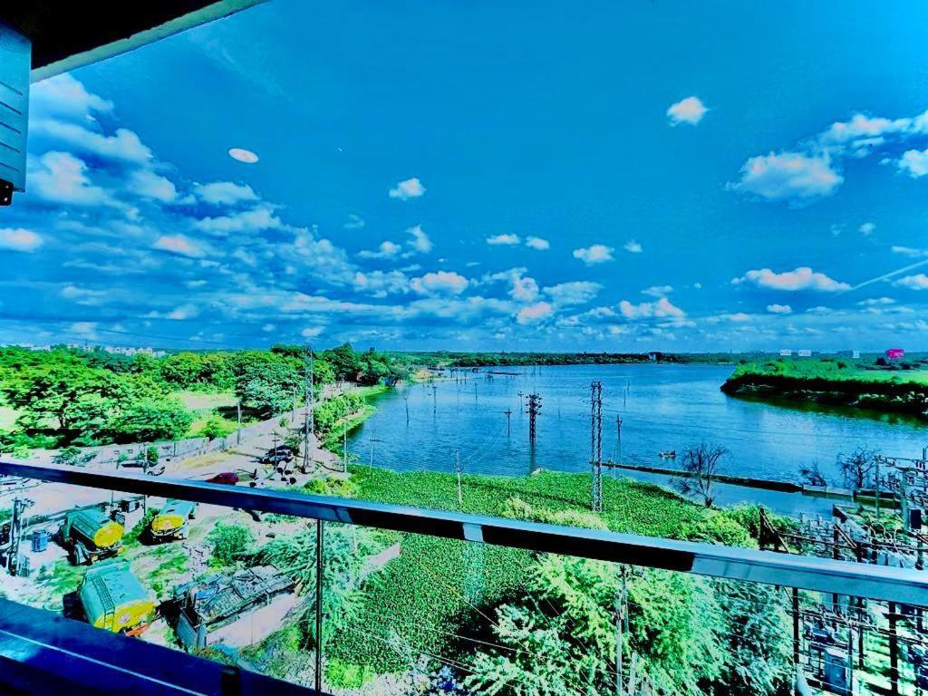 Hotel Lake View Airport Zone Haïdarabad Extérieur photo