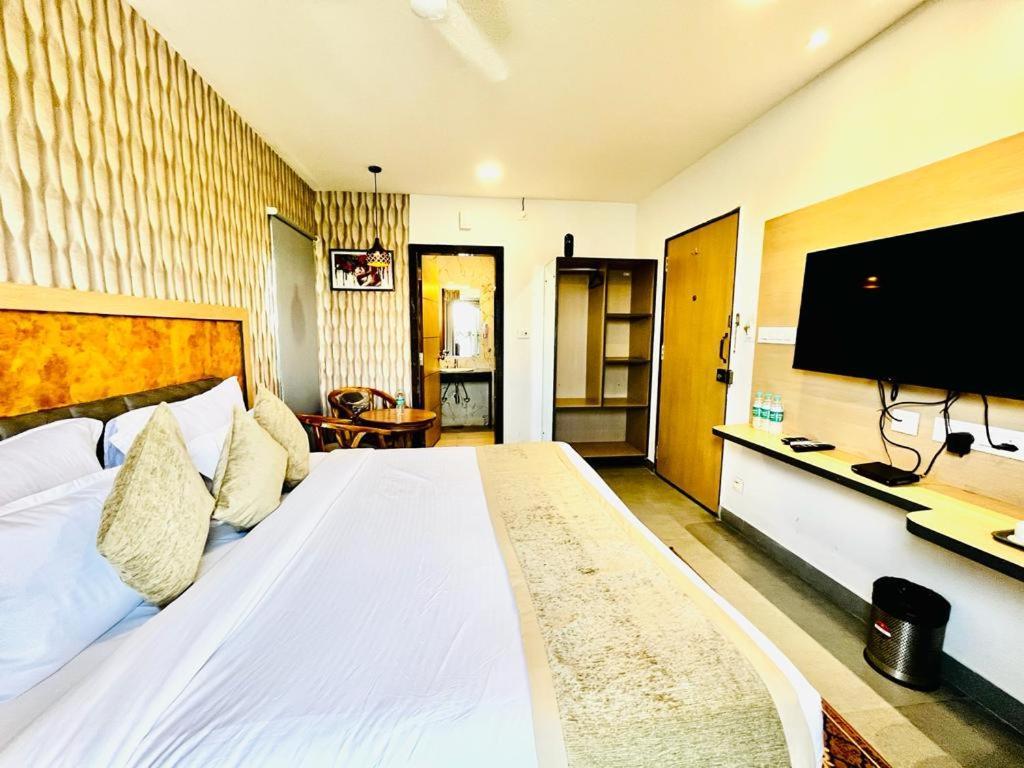 Hotel Lake View Airport Zone Haïdarabad Extérieur photo