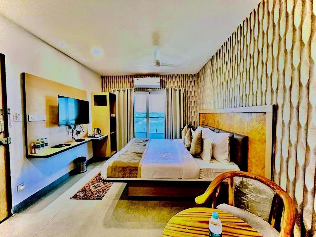Hotel Lake View Airport Zone Haïdarabad Extérieur photo