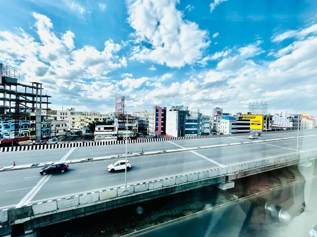 Hotel Lake View Airport Zone Haïdarabad Extérieur photo