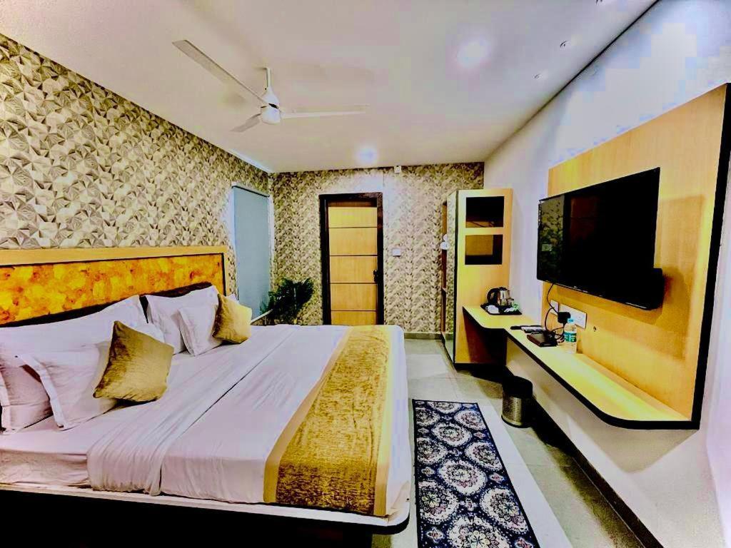 Hotel Lake View Airport Zone Haïdarabad Extérieur photo