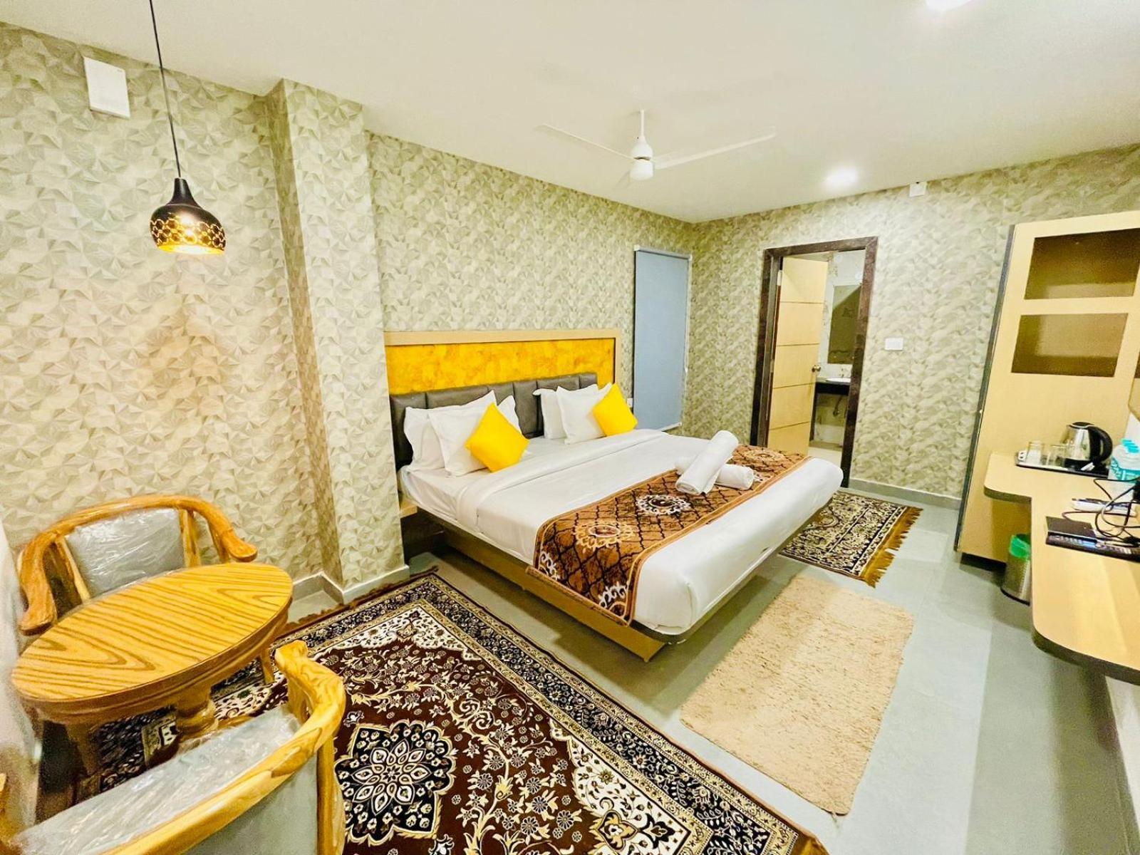 Hotel Lake View Airport Zone Haïdarabad Extérieur photo