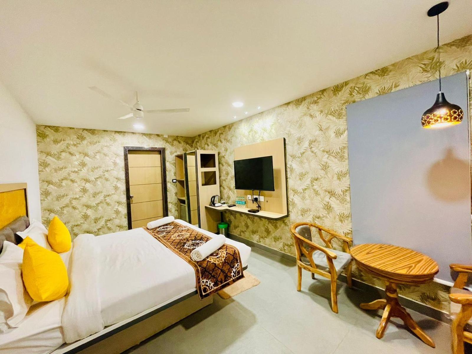 Hotel Lake View Airport Zone Haïdarabad Extérieur photo